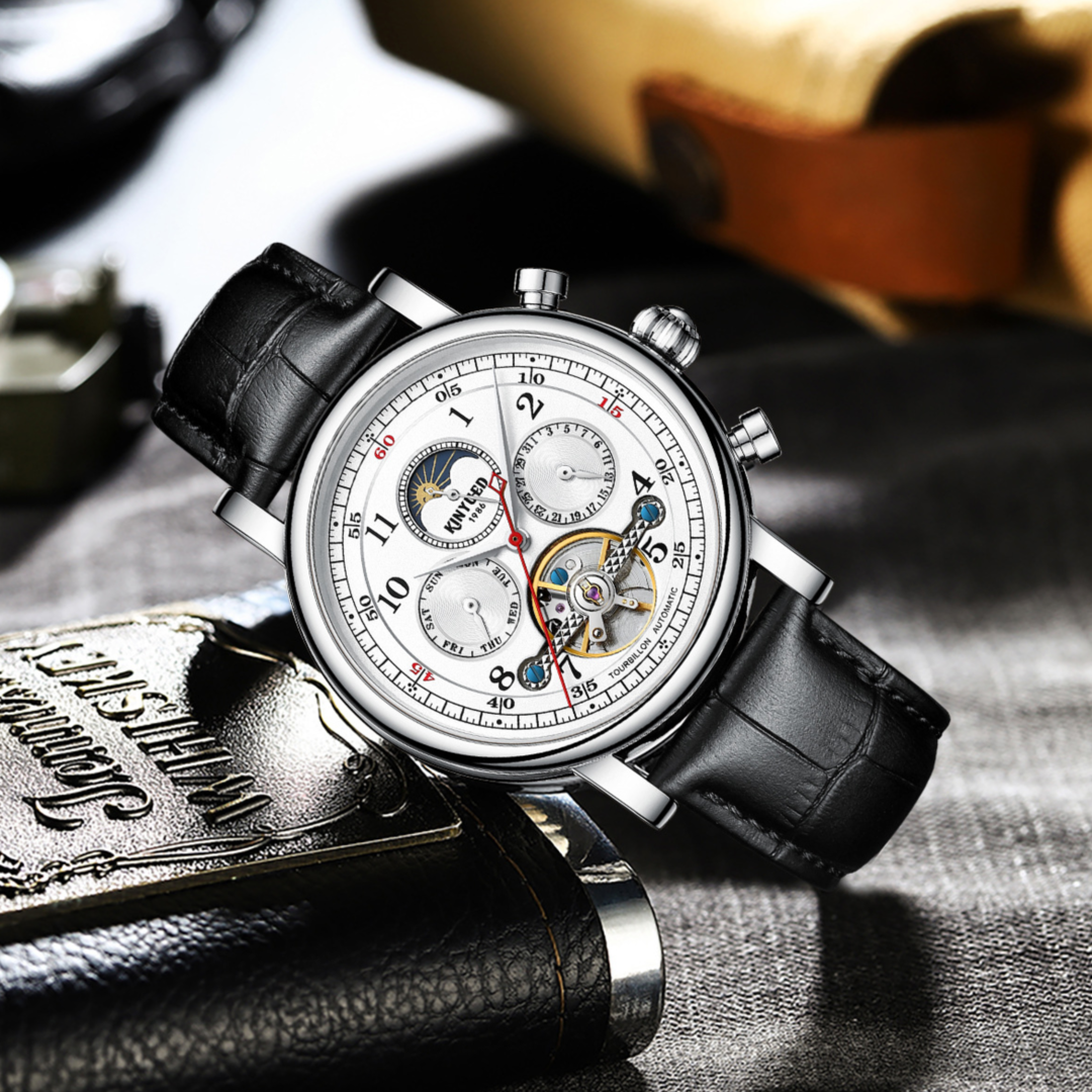 Luxe Classic Watch